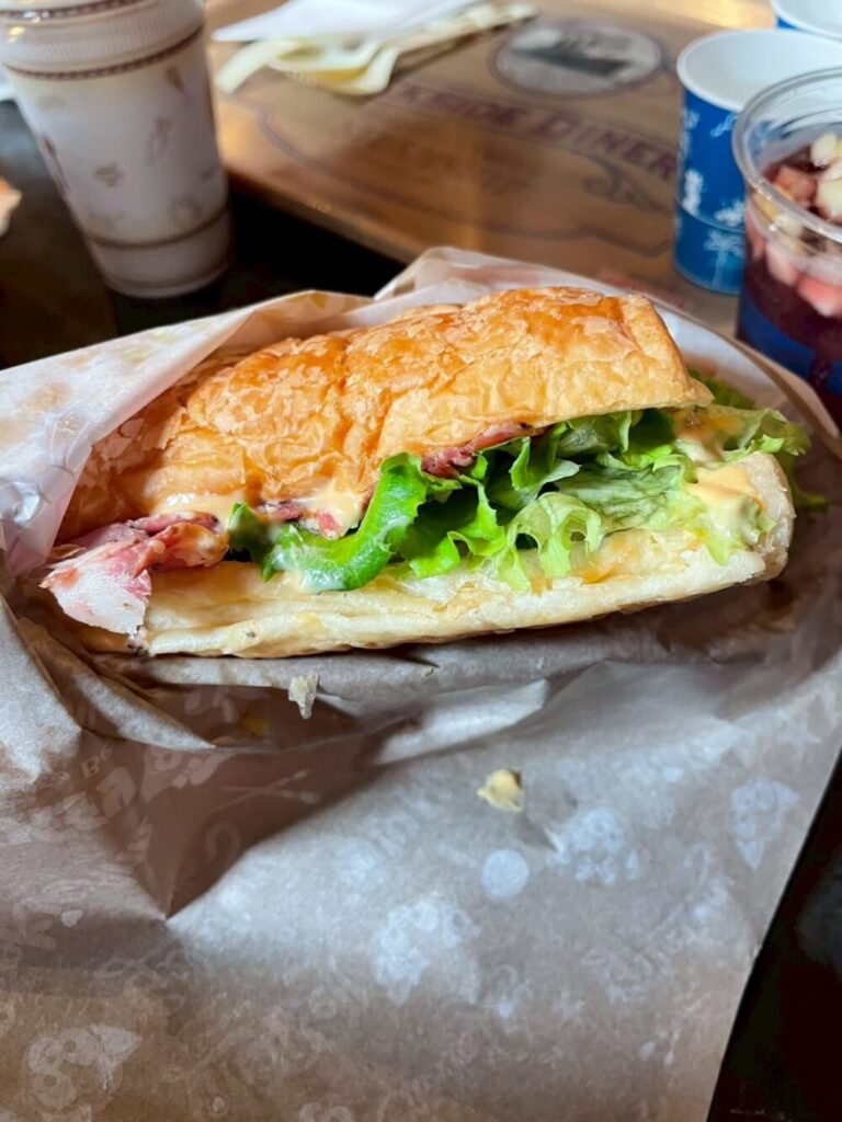 ドックサイドダイナーのデニッシュサンド(パストラミビーフ)