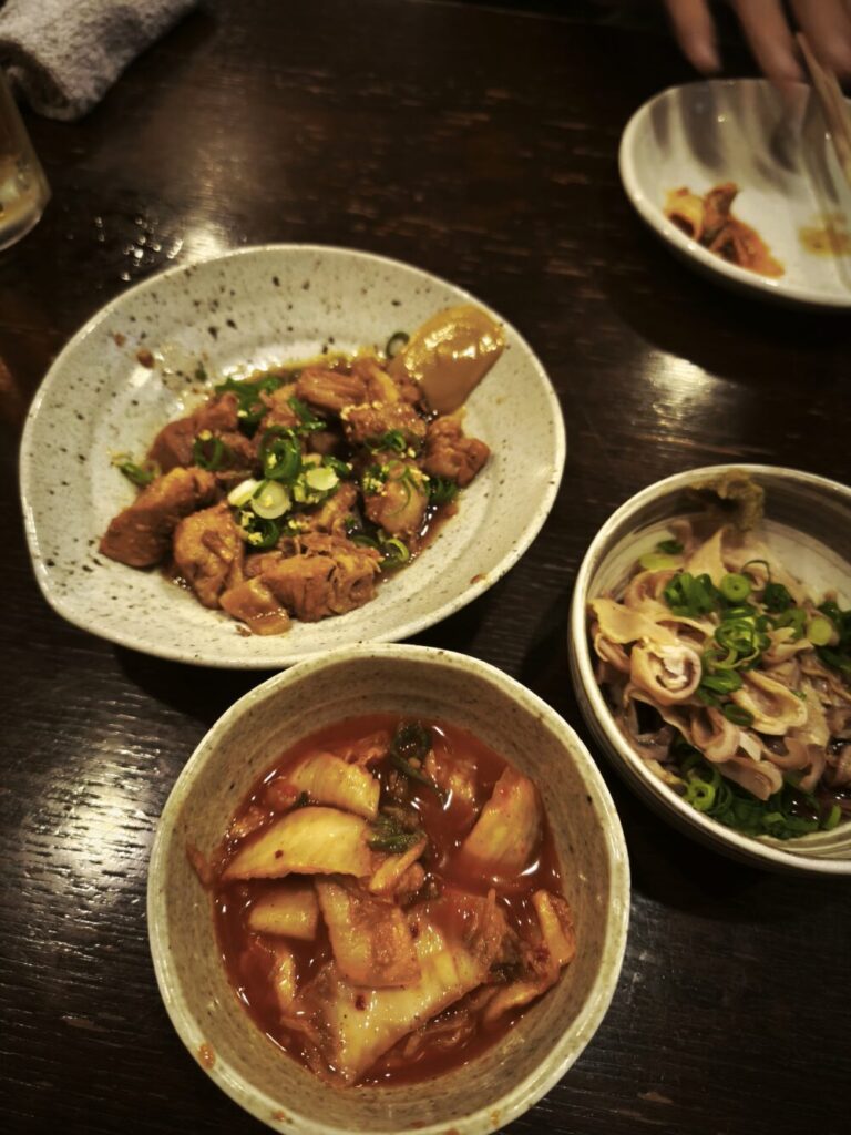 福岡 焼鳥こばの豚肉の煮込みと酢もつ