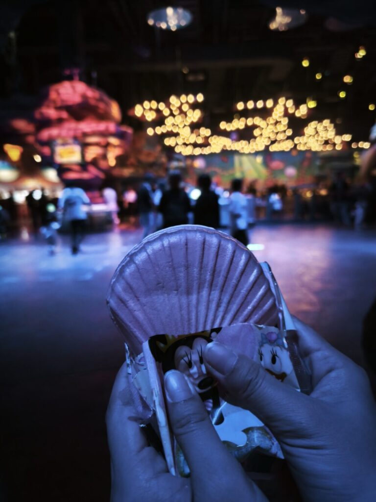 東京ディズニーシーのシーソルト・アイスモナカ(貝殻の形)